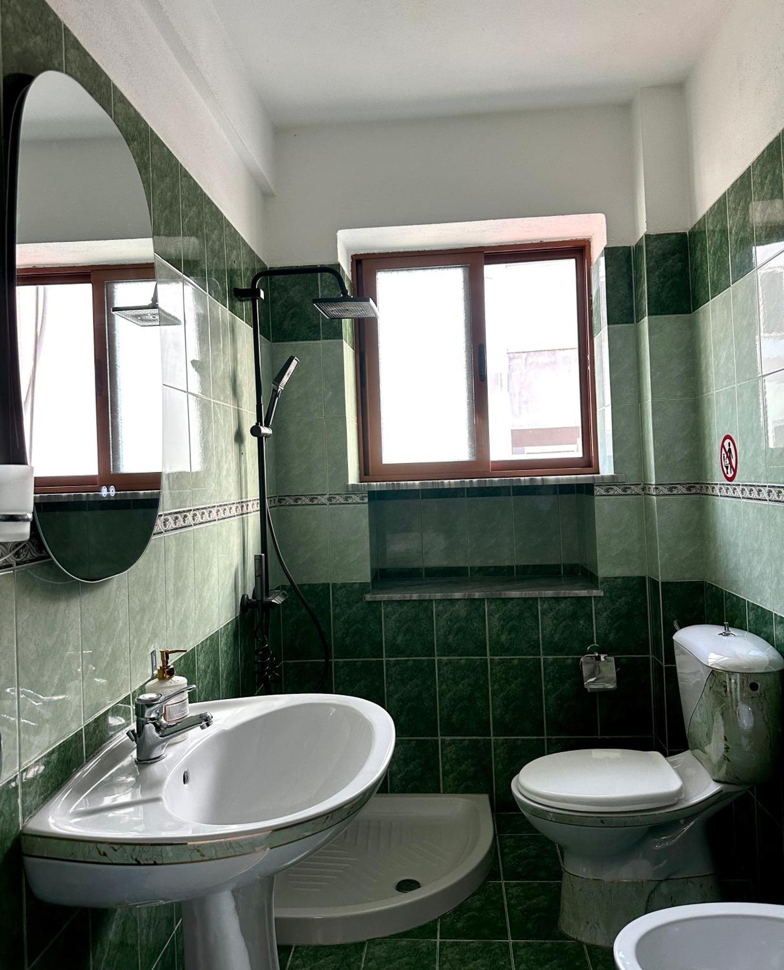 Bliss Stay Apartment Përmet エクステリア 写真